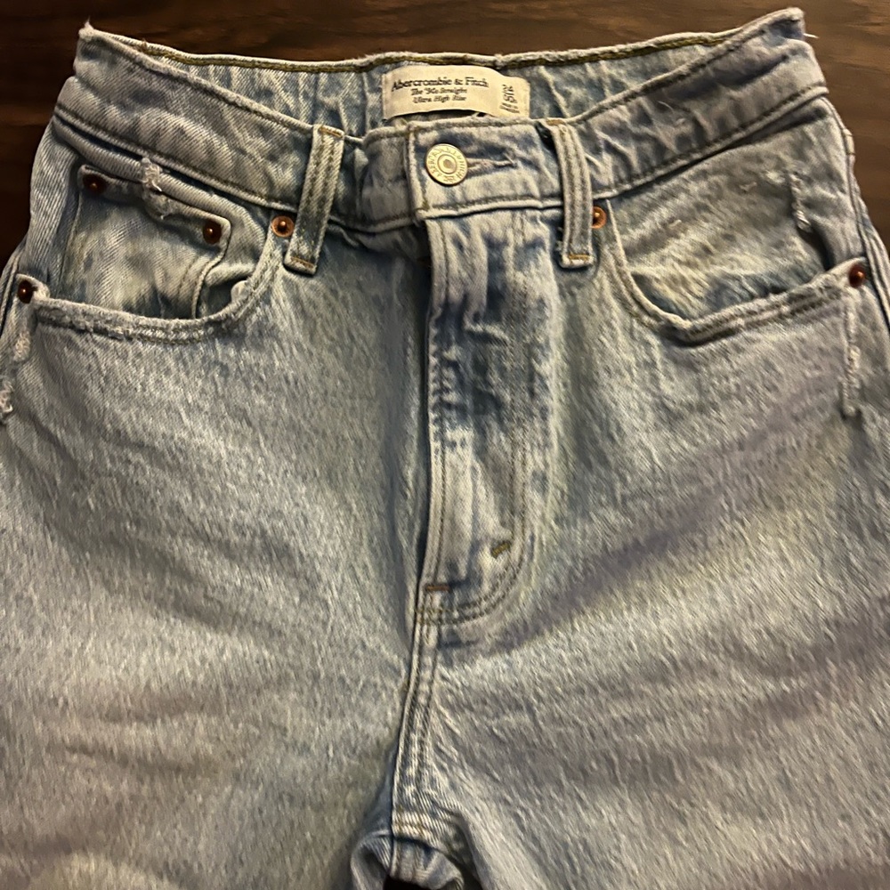 Abercrombie $ Fitch 90s straigh leg, high-rise jeans